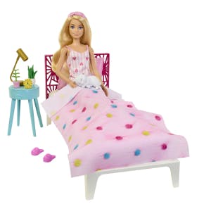Barbiepop In Slaapkamer