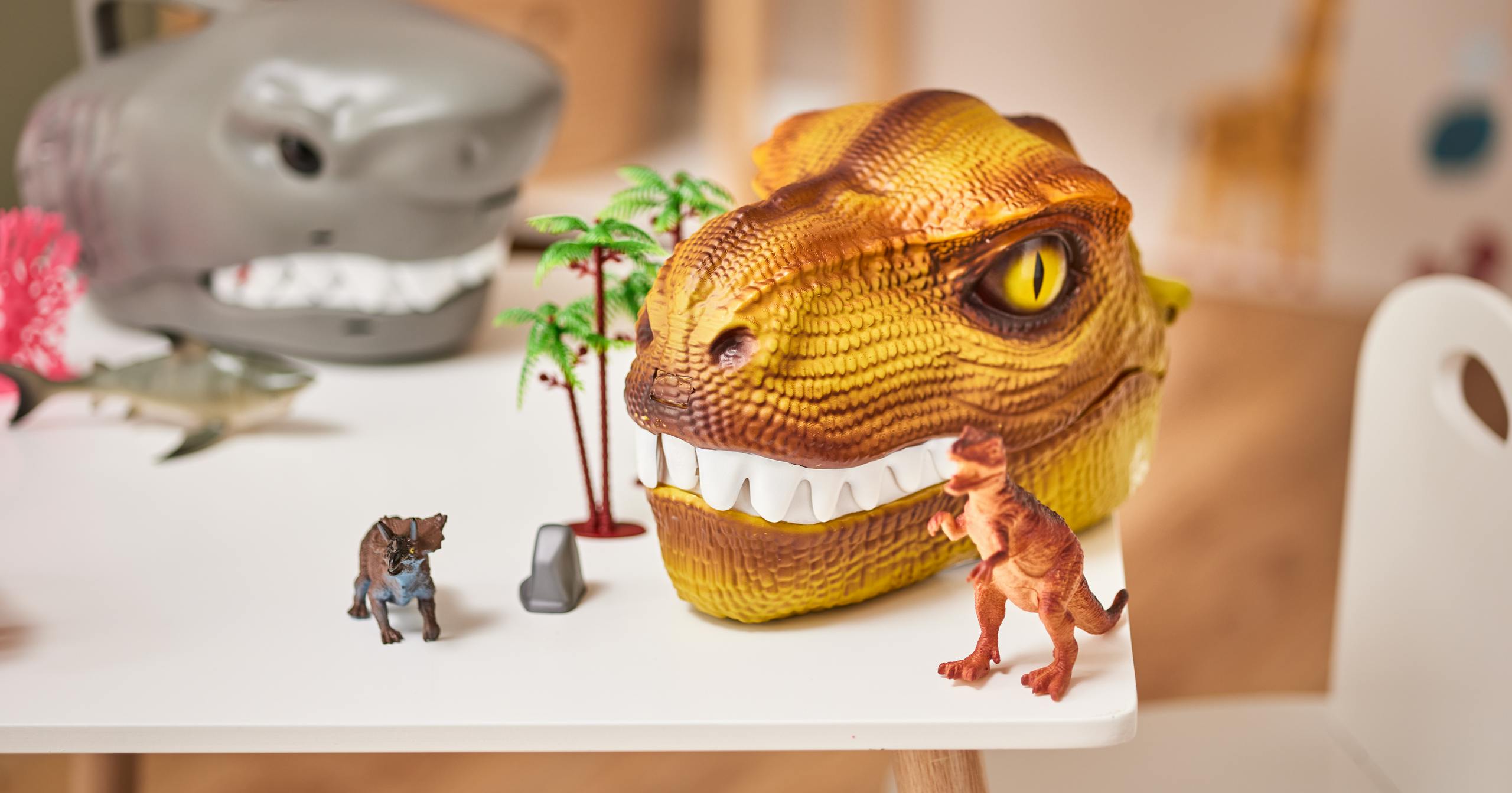 Tête De Dino Avec Figurines